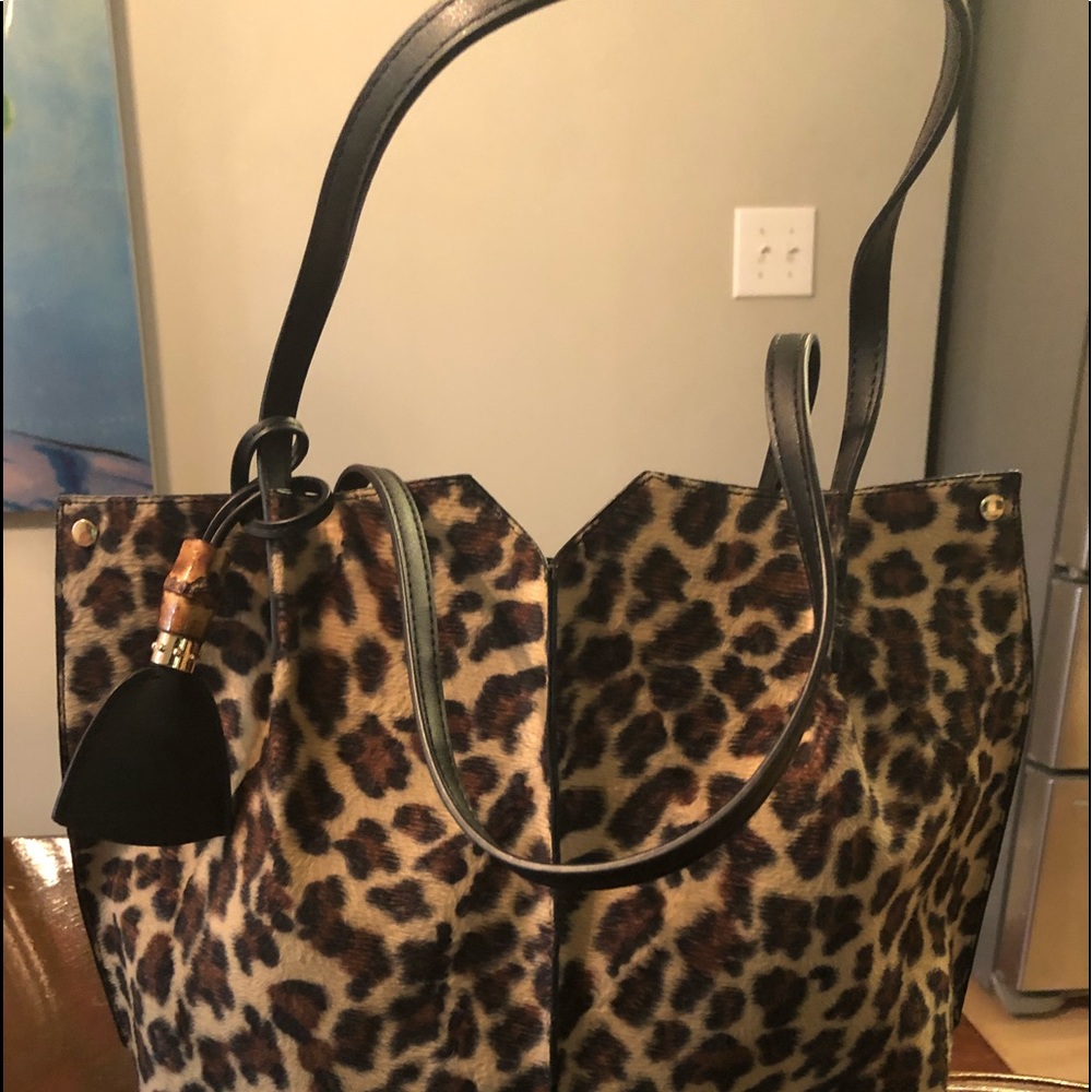 Ladies leopard handbag